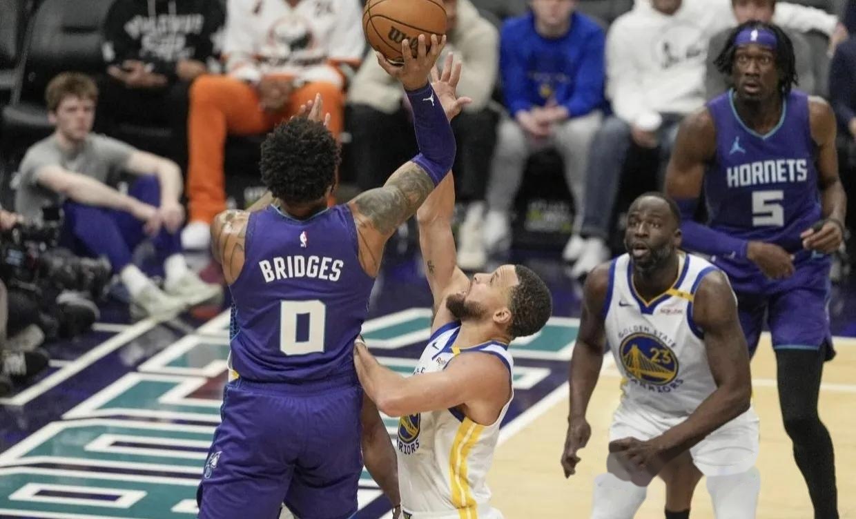 快船客场击败黄蜂，继续领跑西部