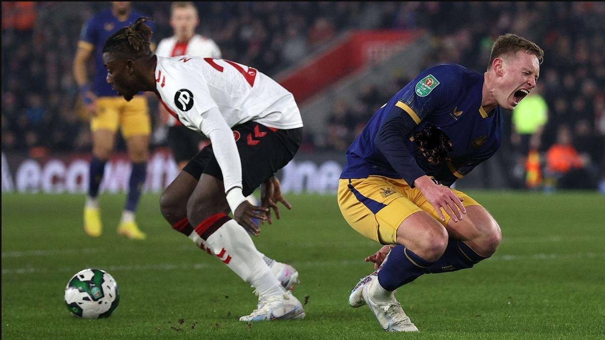 南安普顿球员合力作战，铁桶防线的简单介绍