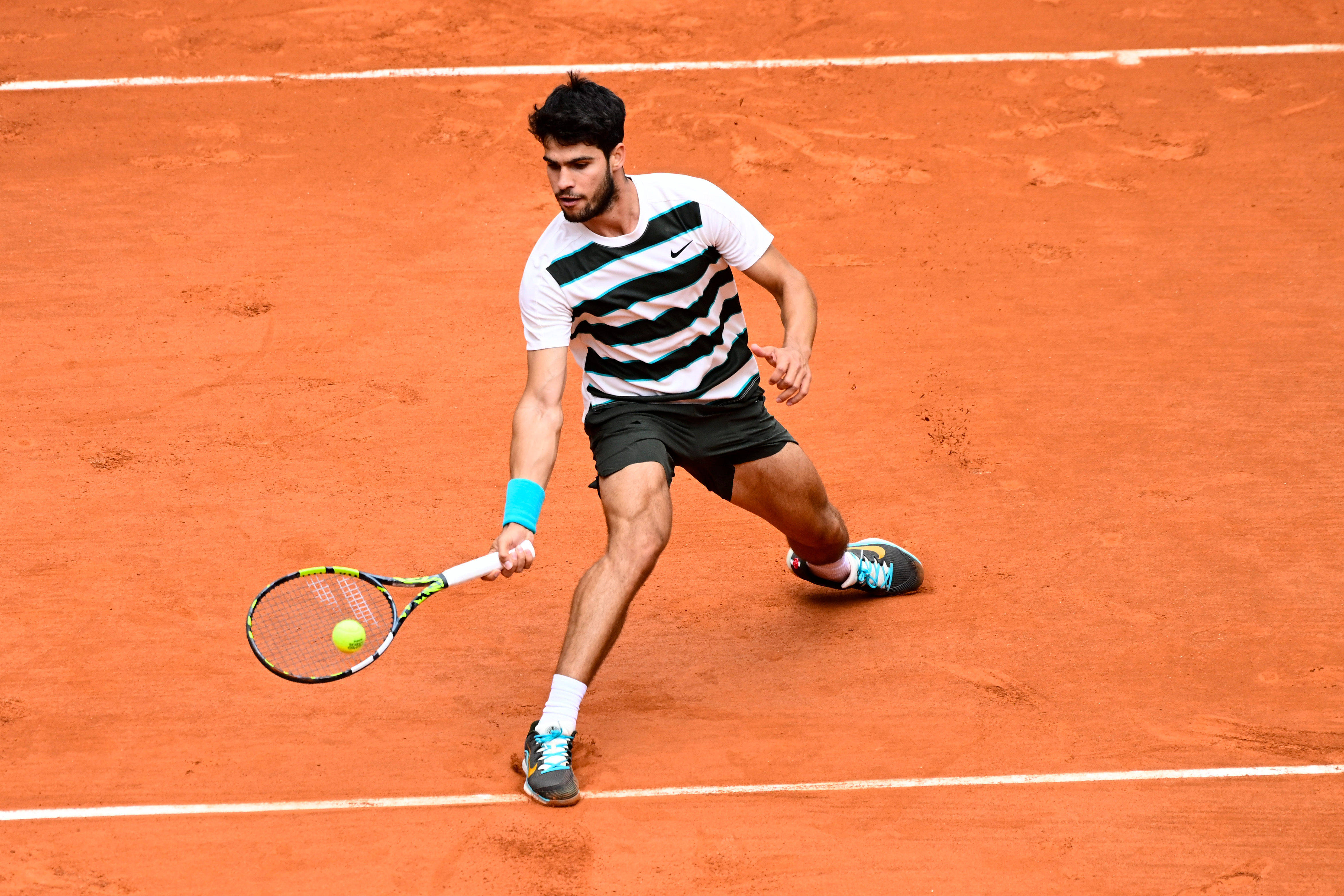 包含ATP总决赛完胜法网，阿尔卡拉斯高光表现的词条